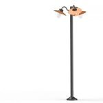 Belcour 06 | Garten-Standleuchte – dreiflammige Hofleuchte mit Kupferdeckeln, Roger Pradier